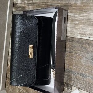 Kate spade kenzie wristlet